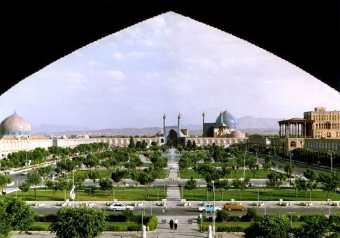 Naghshe_Jahan_Square_Isfahan_modified