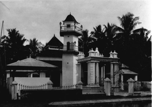 Moskee te Gowa op Celebes, masjid Gowa Sulawesi, 20-04-1924