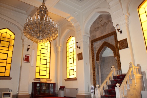 Mosque Kobe, Interior
